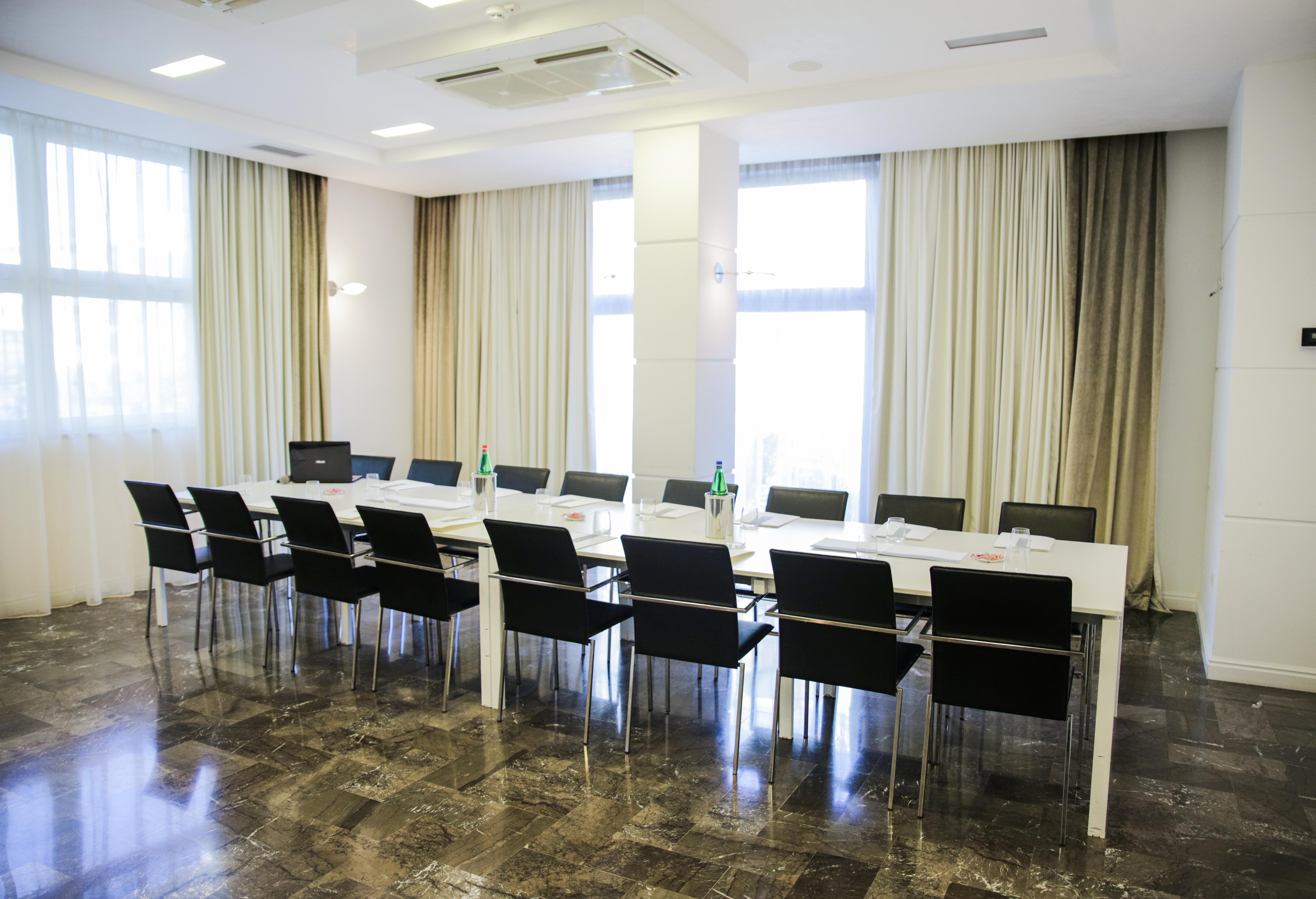 Hotel Palace Battipaglia Kültér fotó