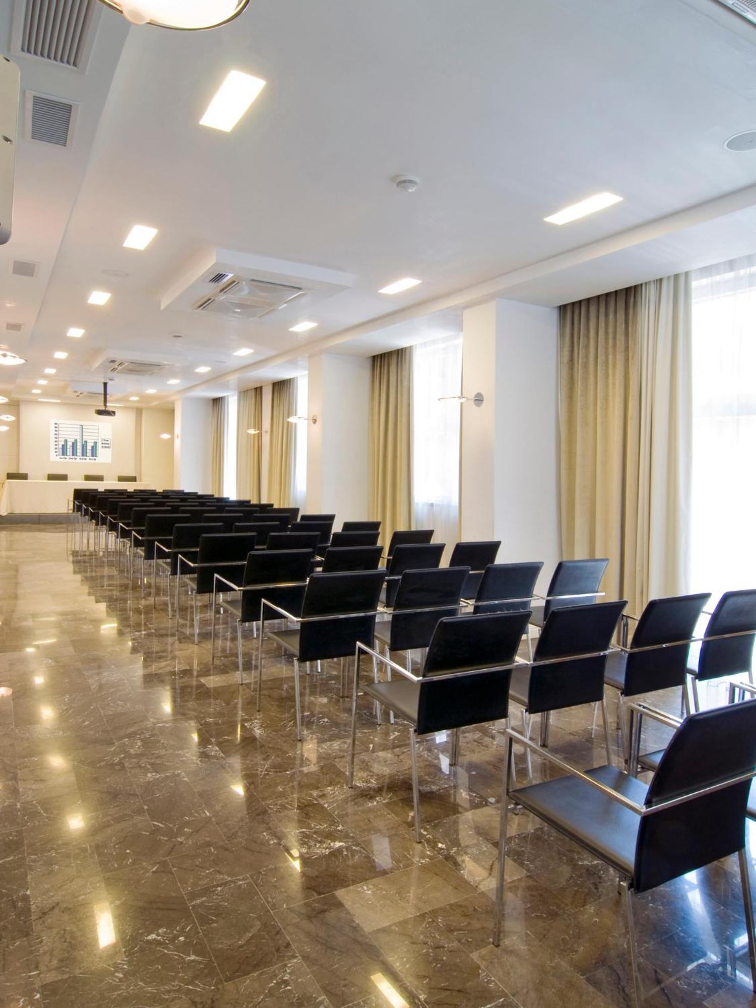 Hotel Palace Battipaglia Kültér fotó